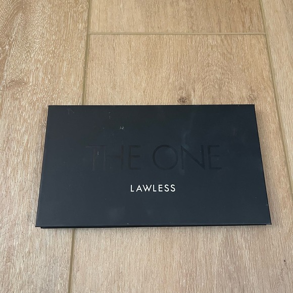 Lawless Palette - Picture 2 of 4